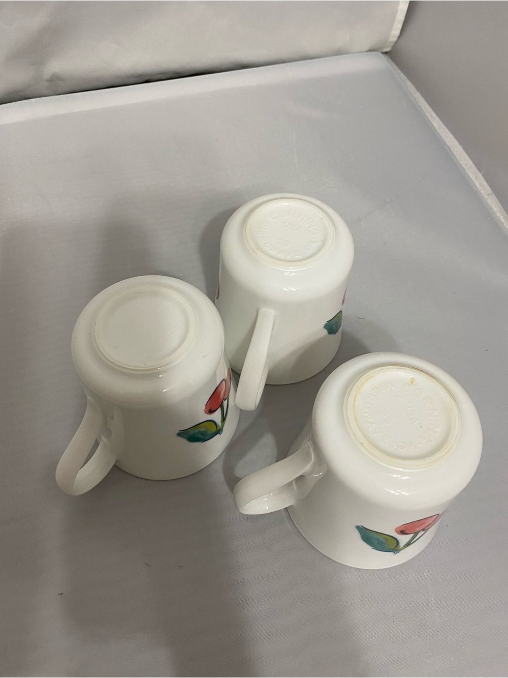 Corningware Fruit Basket Set with Bakeware and Mugs - Picture 14 of 16